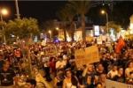 تظاهرات مجدد ساکنان تل‌آویو علیه فساد مالی نتانیاهو و کابینه رژیم‌ جلاد صهیونیستی