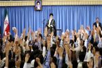  امام خامنه‌ای در دیدار دانشجویان:ترقه‌بازی‌های امروز در «اراده‌ مردم» تأثیری نخواهد گذاشت/ گاهی دستگاههای مرکزیِ فکر، فرهنگ و سیاست، دچار اختلال و تعطیلی می‌شوند 