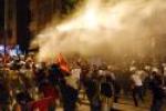 لباس‌شخصی‌ها به معترضان ضد دولتی در ترکیه حمله می‌کنند 