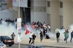 حمله وحشیانه آل‌خلیفه به روزه‌داران بحرینی+عكس