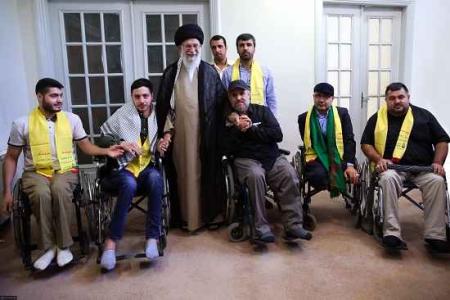 جمعی از جانبازان حزب‌الله لبنان با امام خامنه ای دیدار کردند