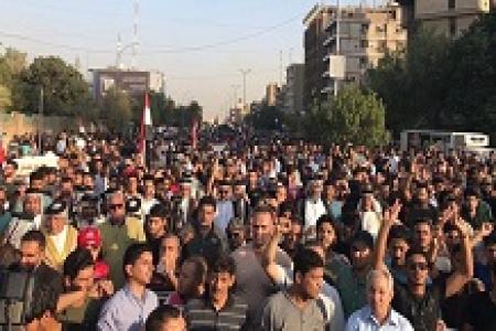 تظاهرات بزرگ ضد آمریکایی در بغداد مردم: سفارت آمریکا منبع تروریسم است