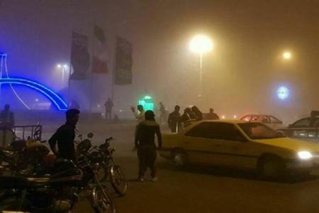 ‌طوفان شدید و گردوغبار در مرز مهران یک کشته و ۱۵ زخمی برجا گذاشت/ رئیس ستاد اربعین: زائران فعلا به سمت مهران نروند