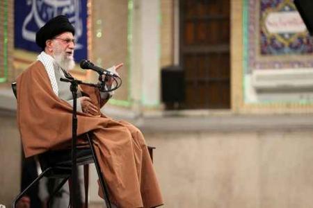 امام خامنه‌ای: آمریکا در حال گرفتن انتقام نابودی داعش از حشدالشعبی است 