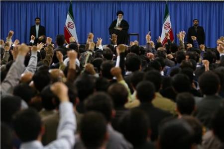 اما‌م خامنه‌ای در دیدار هزاران نفر از مردم آذربایجان شرقی
