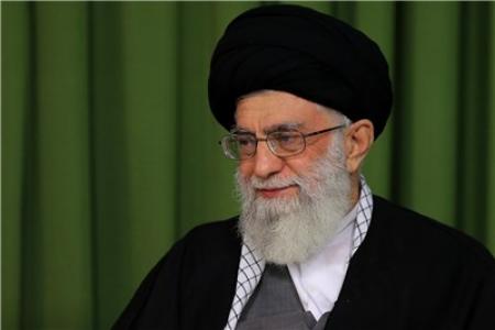 امام خامنه‌ای:۵۰ سال دیگر هم باید درباره دفاع مقدس بگوییم