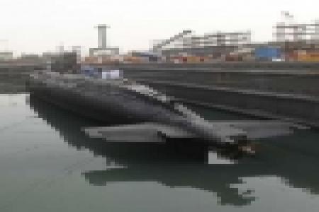 زیردریایی سنگين "طارق" و ناوشکن "سهند" به آب انداخته شدند 