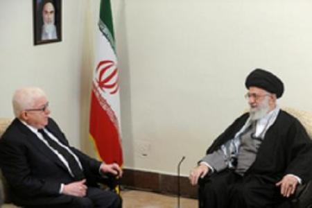 امام خامنه‌ای در دیدار رئیس‌جمهور عراق:نباید اجازه داد امریکایی‌ها جرأت صحبت کردن درباره تجزیه عراق را پیدا کنند/ جوانان عراق زیر سلطه امریکا نخواهند رفت