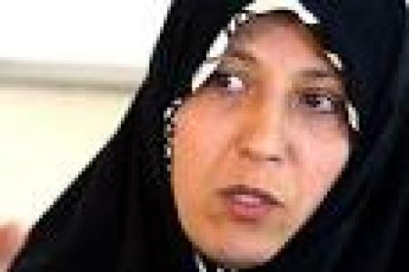 فاطمه هاشمی: پدر من کشور را در زمان جنگ نجات داد!